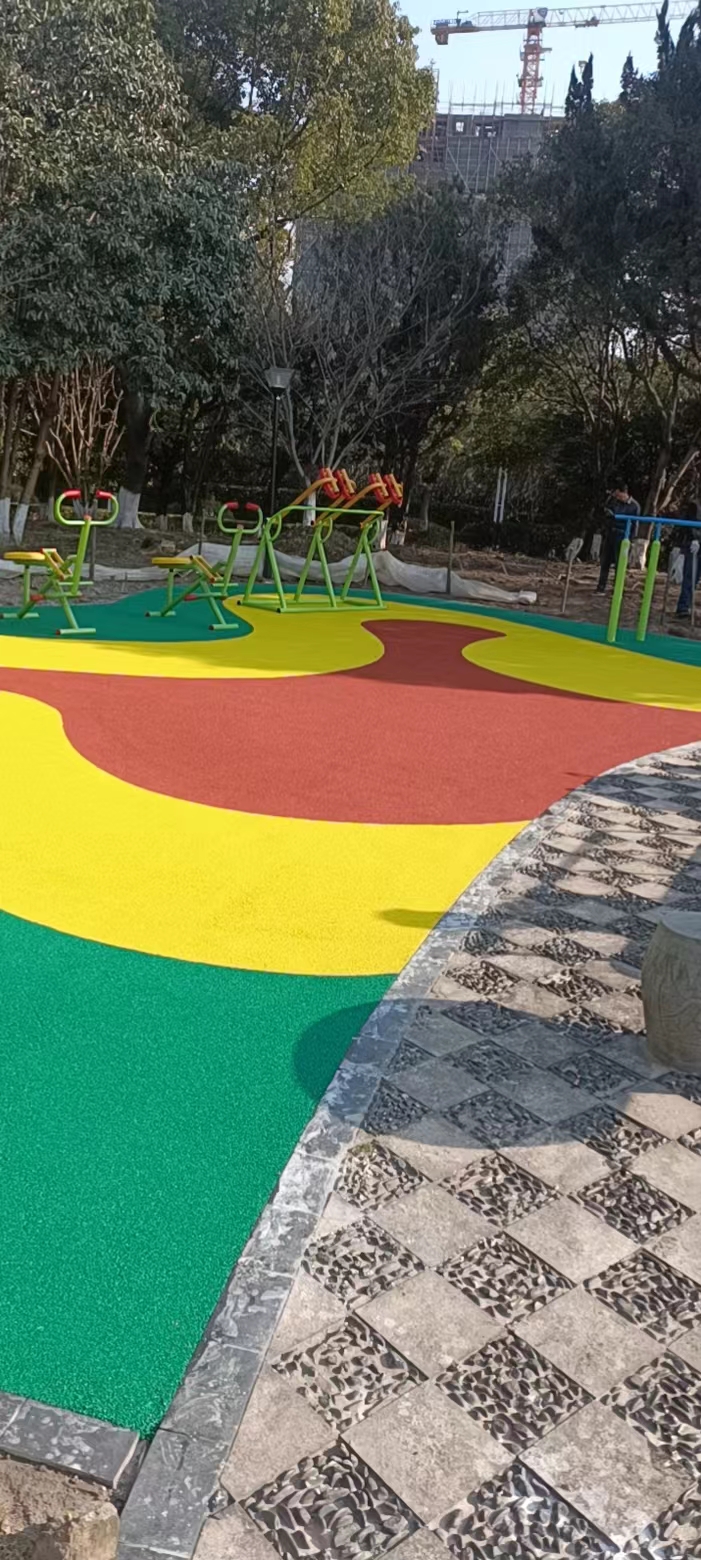 室外塑膠場地   兒童游樂設施場地   小區(qū)公園運動場地   步道